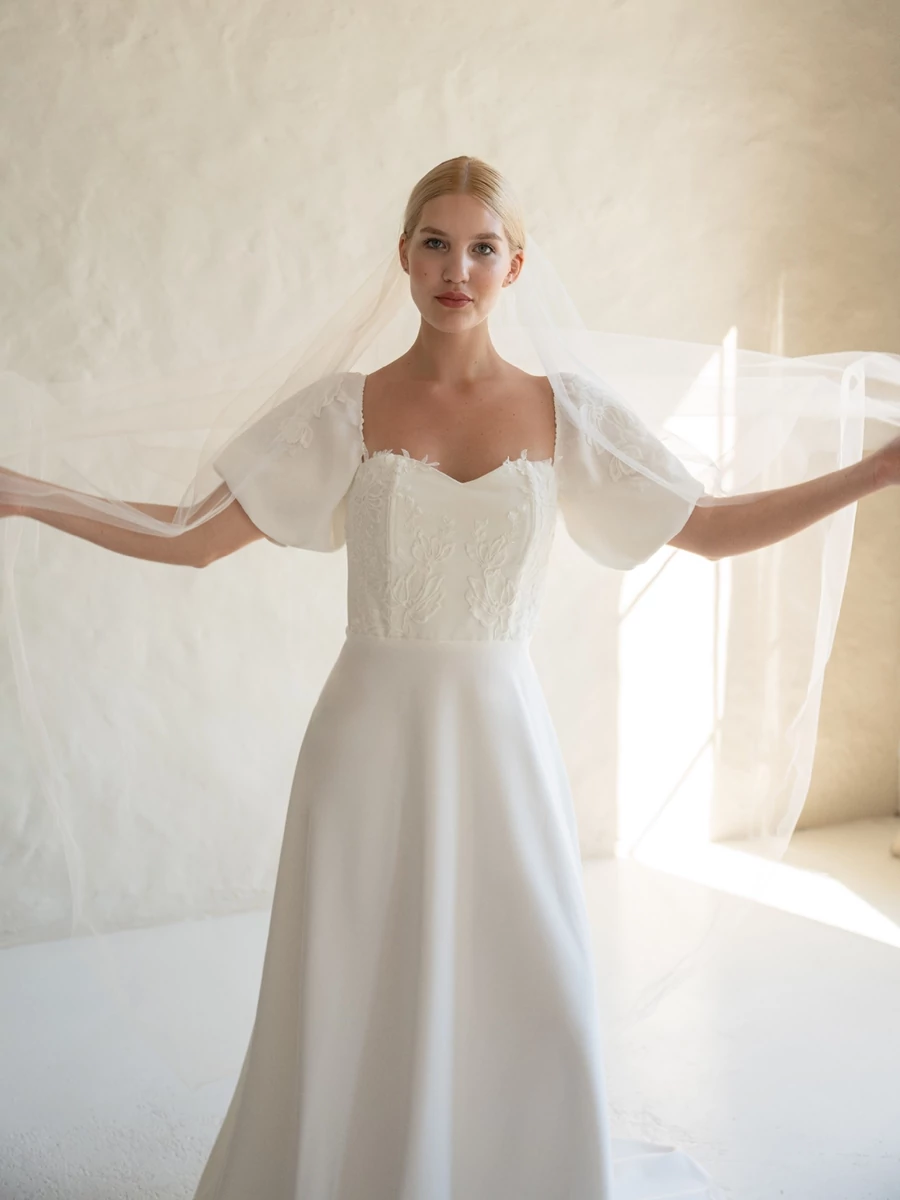 SOPHIE - Puha tüllfátyol