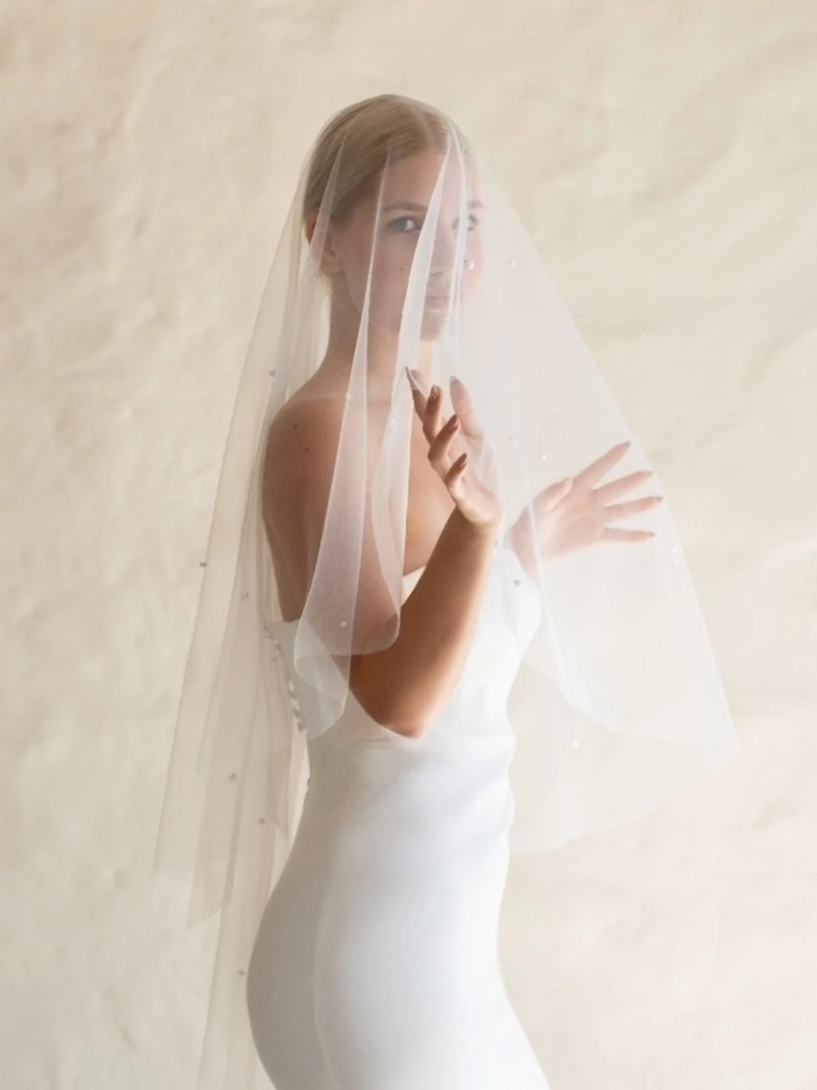 PERLE - Gyöngyös tüllfátyol blusherrel